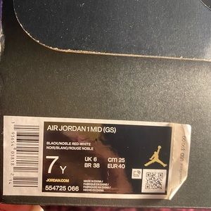 Air Jordan 1 Mid Maroon, Black, White